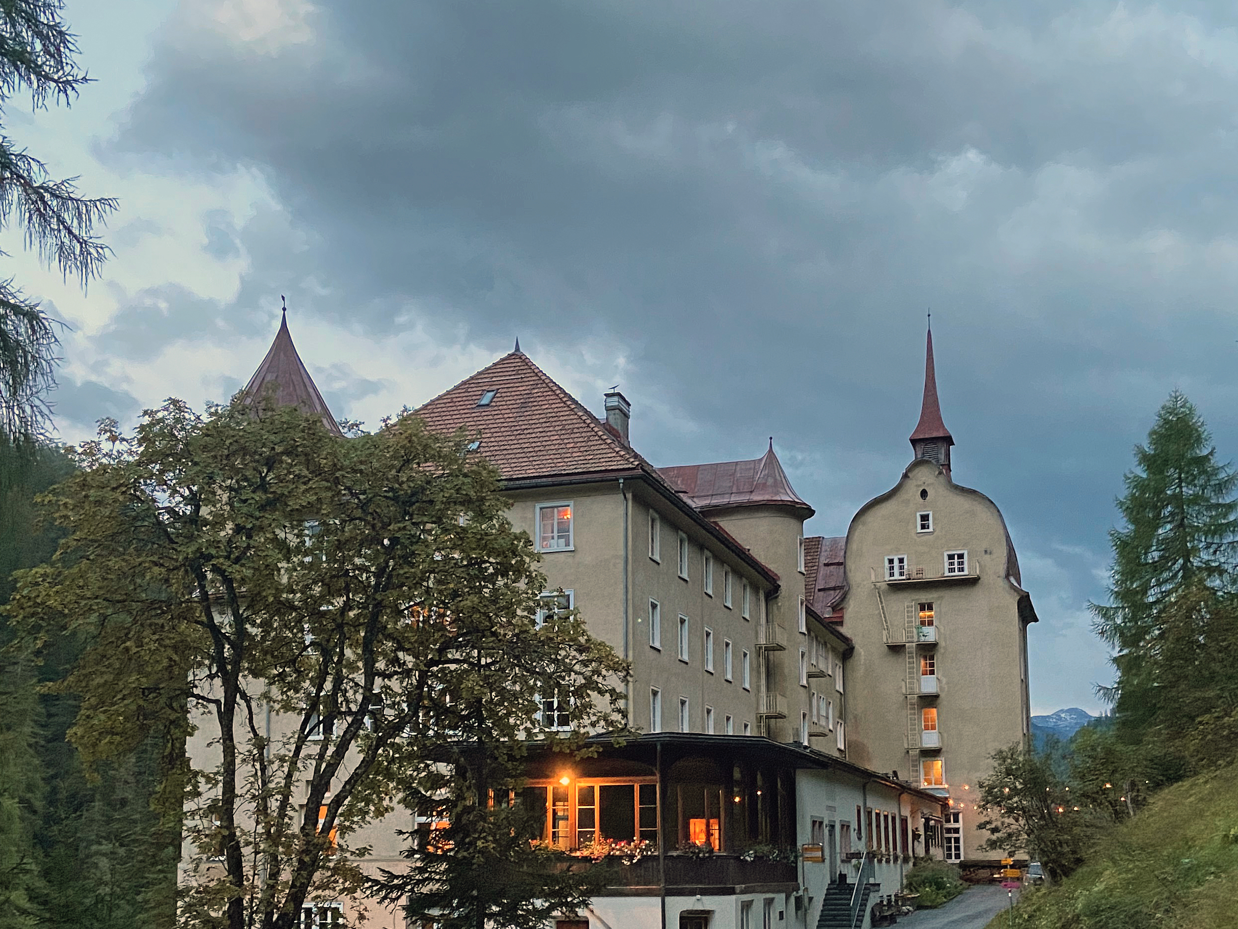 Im Hotel Val Sinestra soll ein Geist oder eine Geistin spuken.