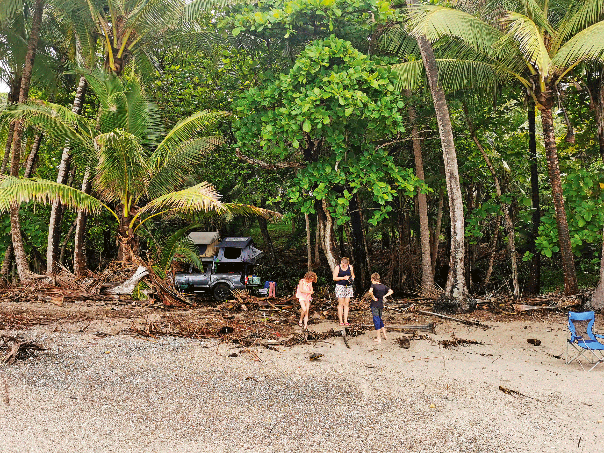 Familie Deiss am Strand in Costa Rica