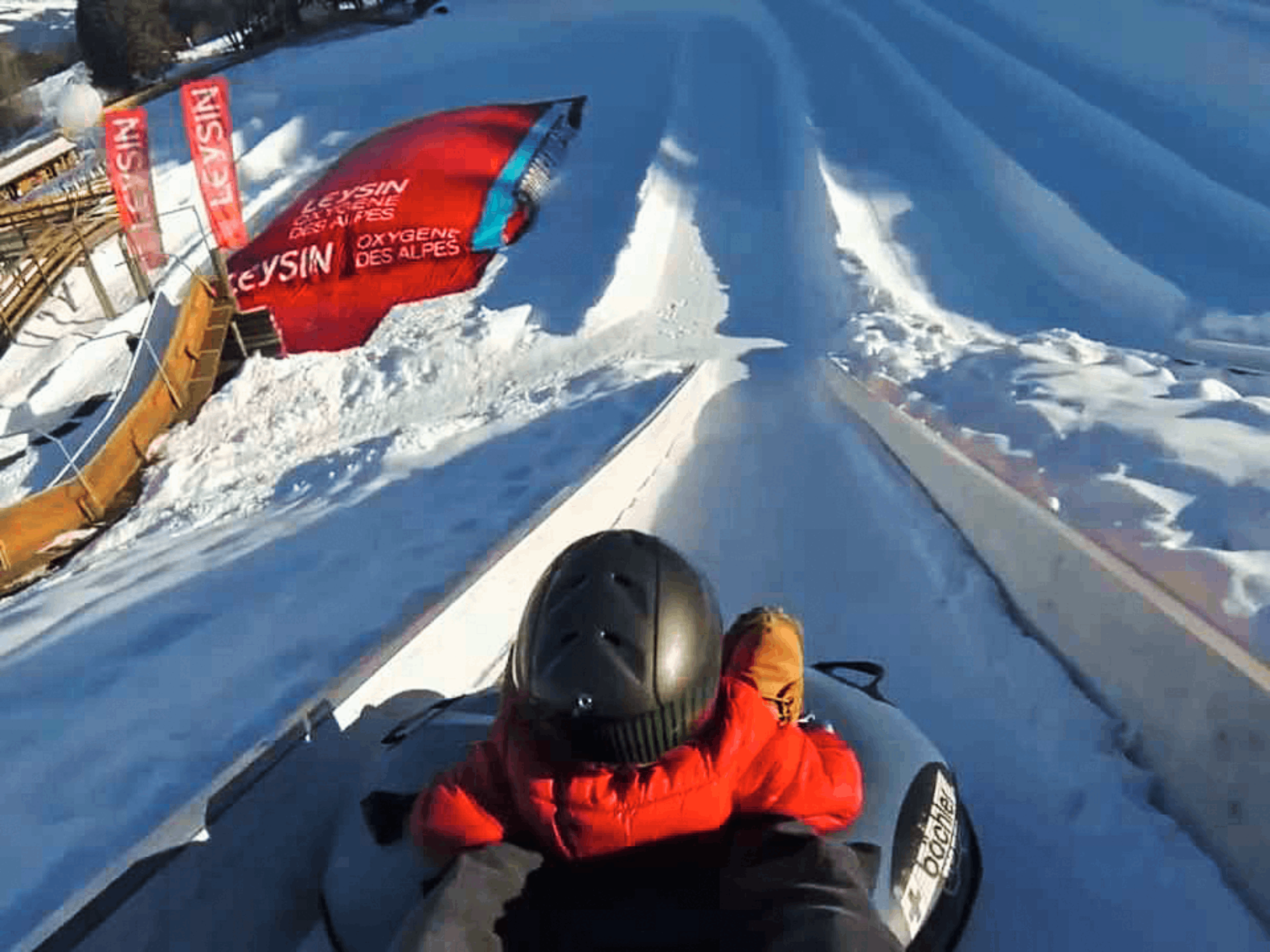 Auf Reifen im Schneekanal