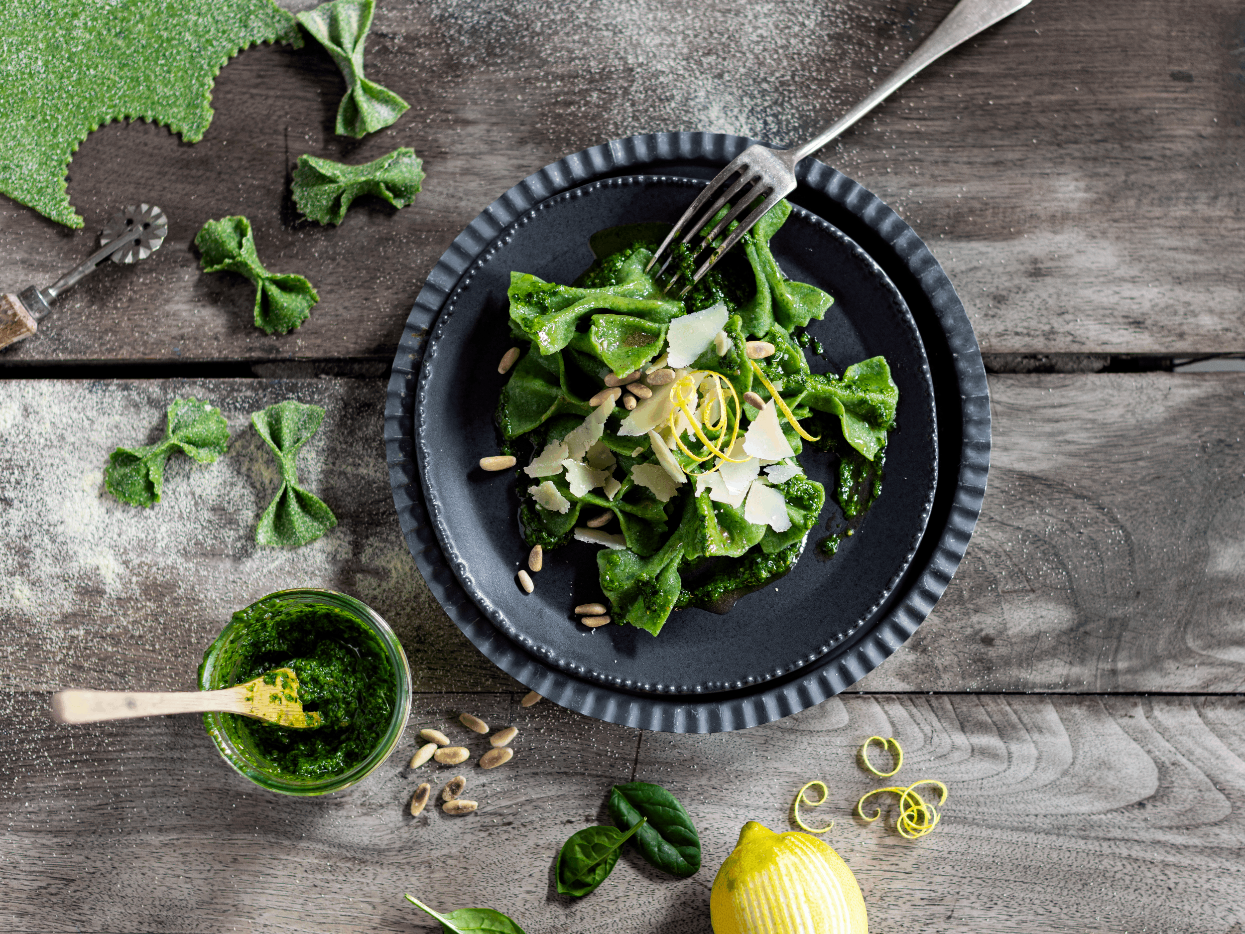 Krawättli mit Spinat-Pesto