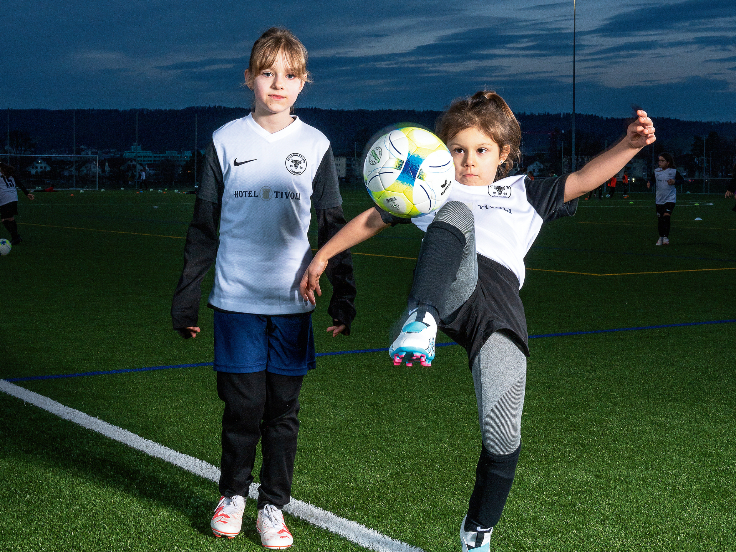Training der Mädchenmannschaft des Fussballclubs Urdorf