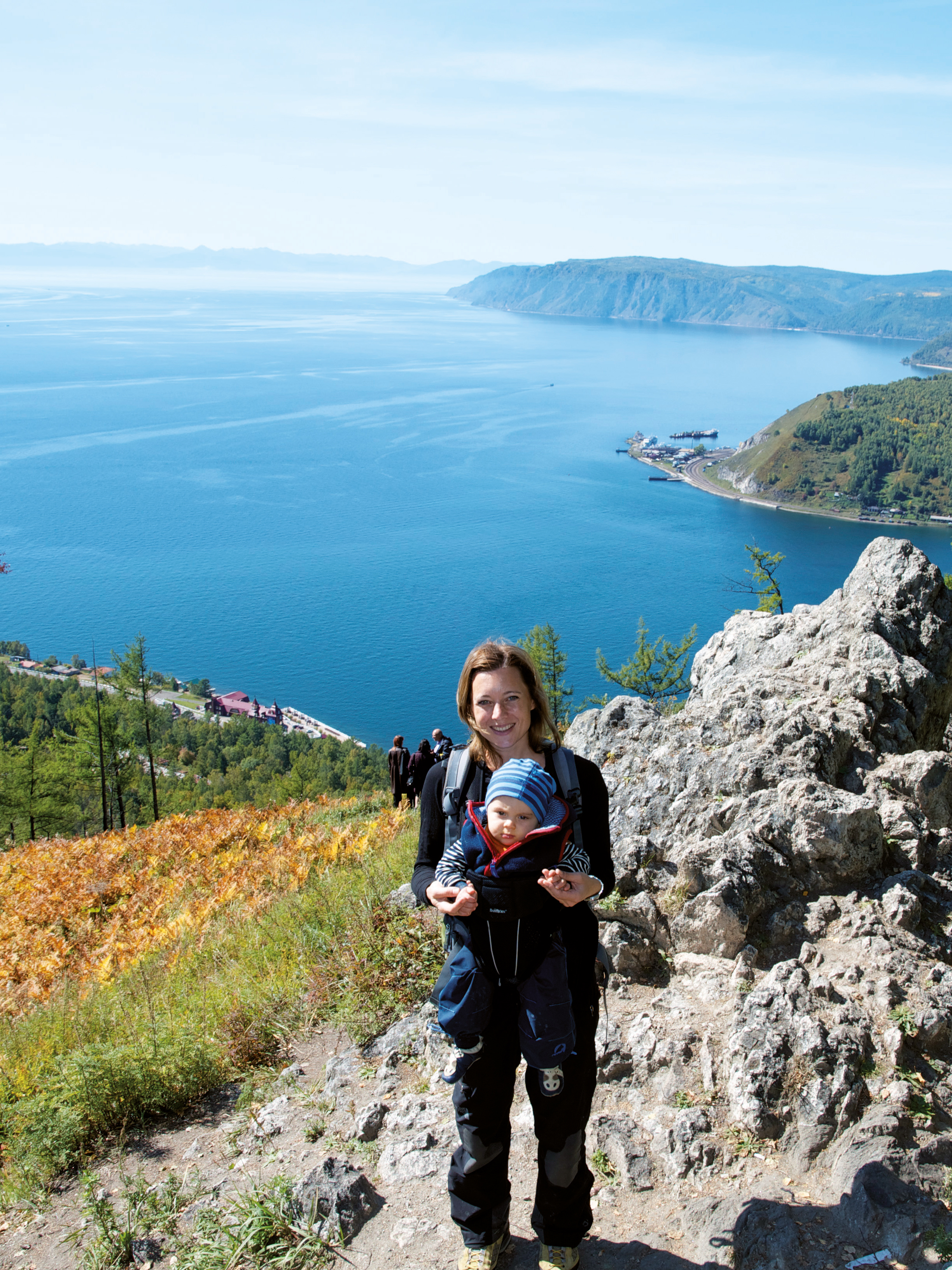 Julia und Sohn am Baikalsee