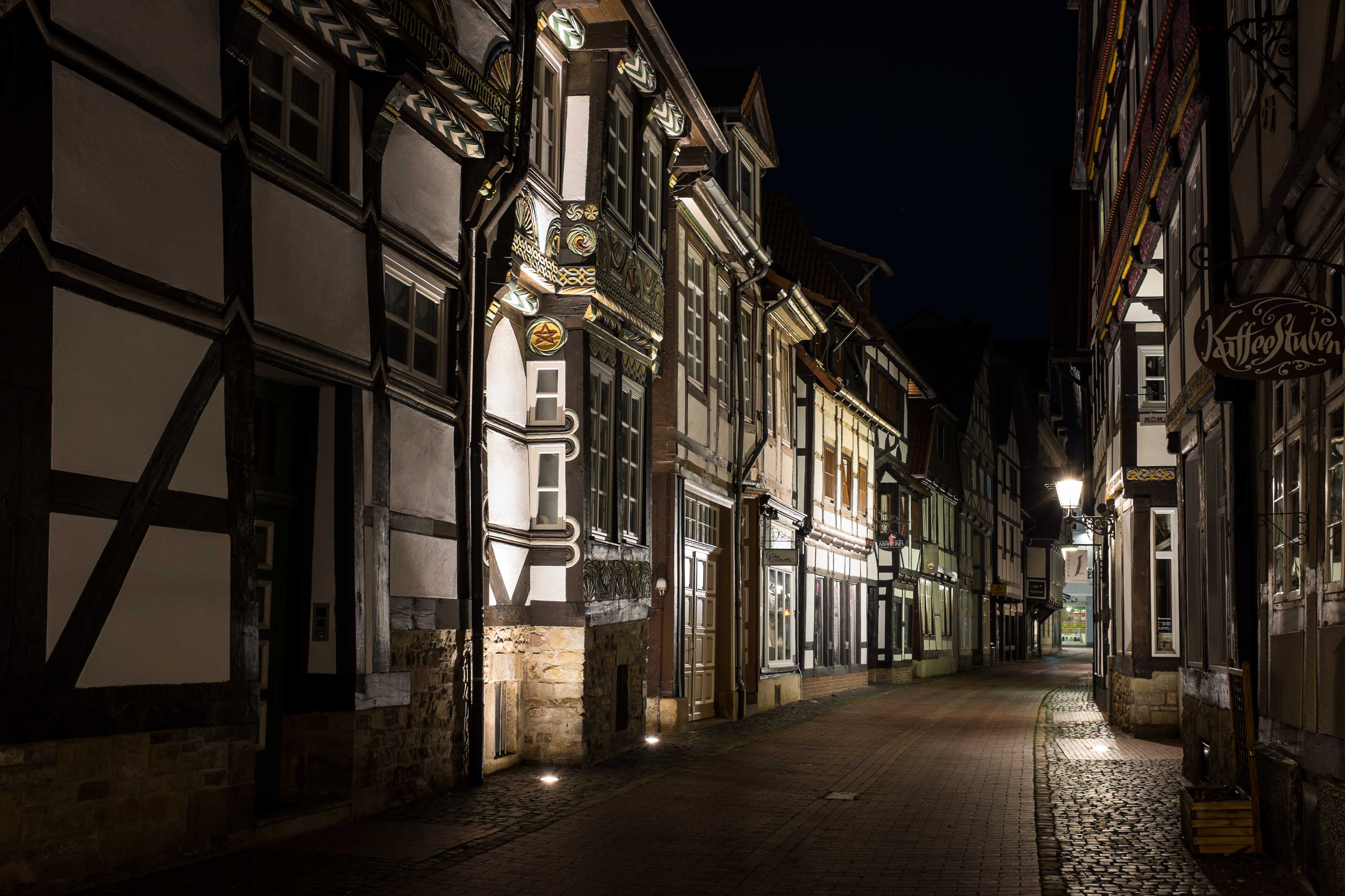 Abendspaziergang in einer Stadt