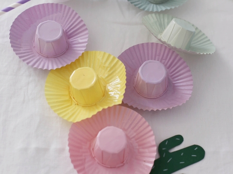 Kleine Papier-Sombreros
