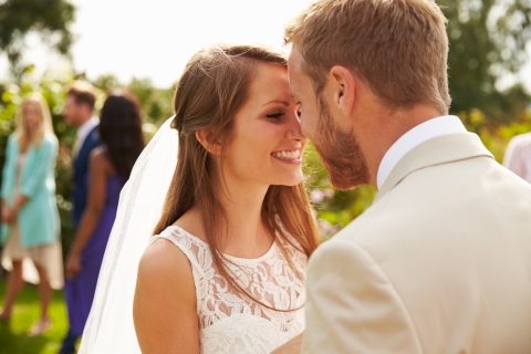 Glückliches Hochzeitspaar