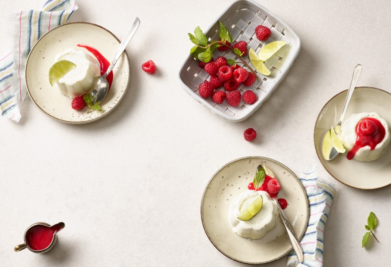 Dessert Limettenflan mit Himbeeren